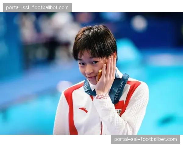 世界泳联跳水世界杯总决赛：全红婵女子十米台夺金，陈芋汐获银牌